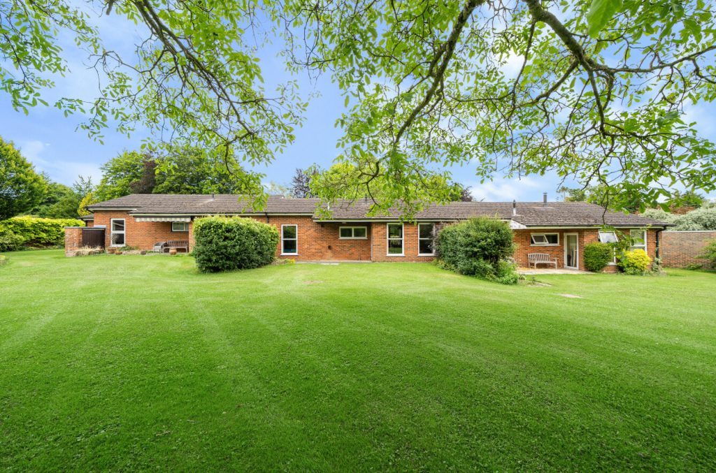 Headbourne Worthy House, Bedfield Lane