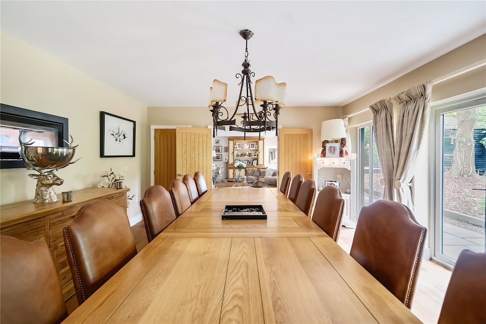 Chilworth Grange dining room