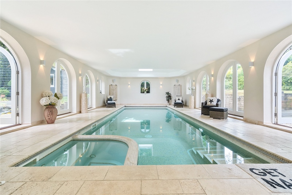 Chilworth Grange swimming pool